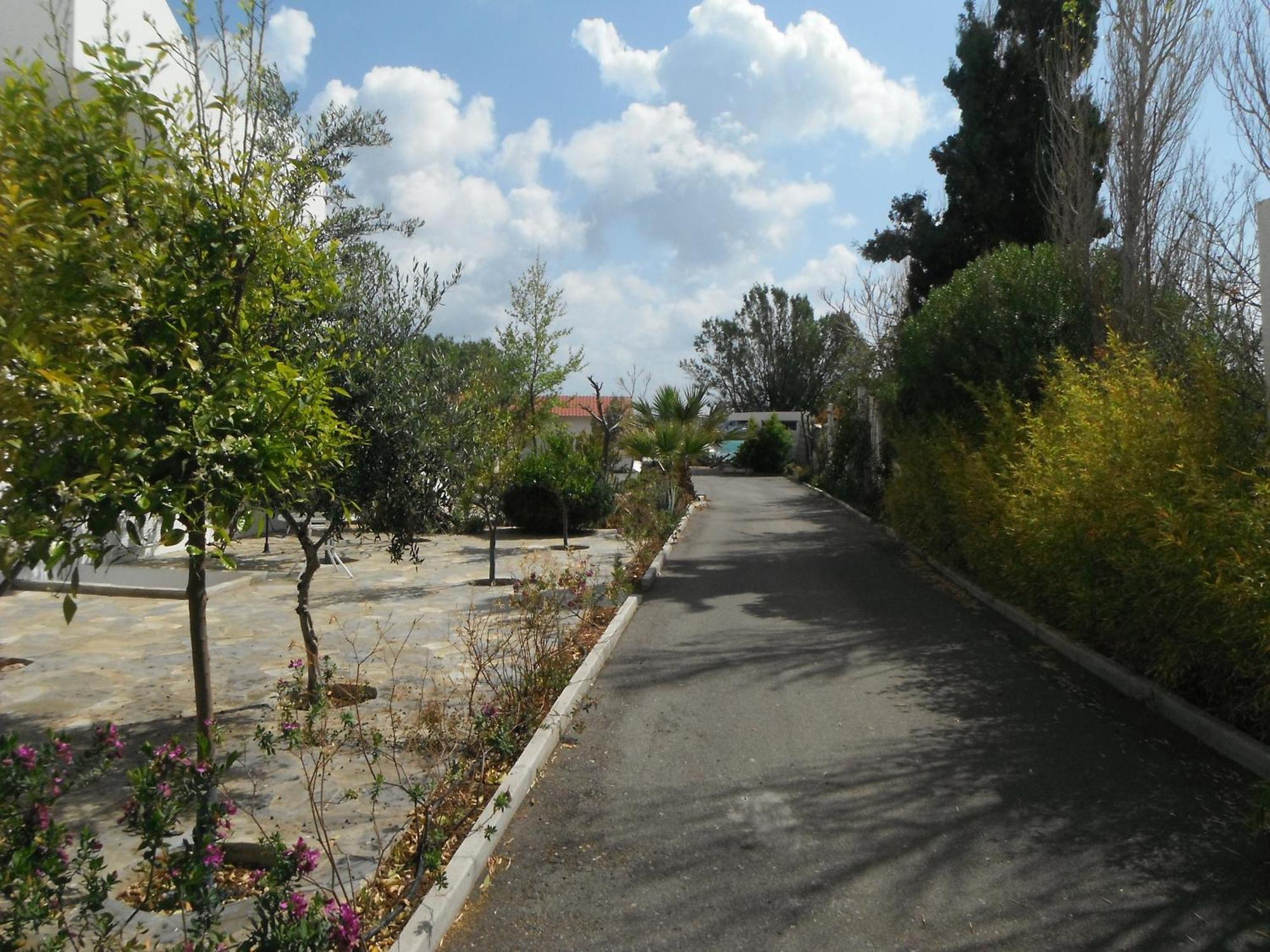 Mandorla Apartments Lartos Exterior photo